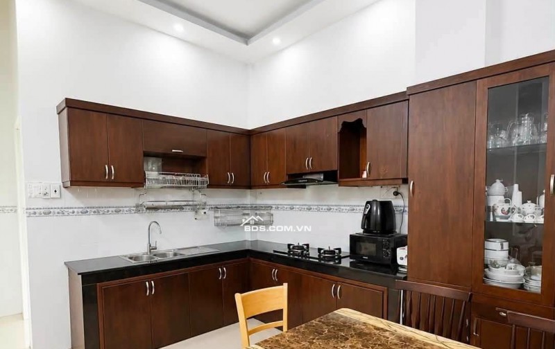 BÁN NHÀ 4 Tầng CHÍNH CHỦ, DTSD 200m, TRƯƠNG ĐÌNH HỘI P16Q8, CHỈ CÓ 5ty200